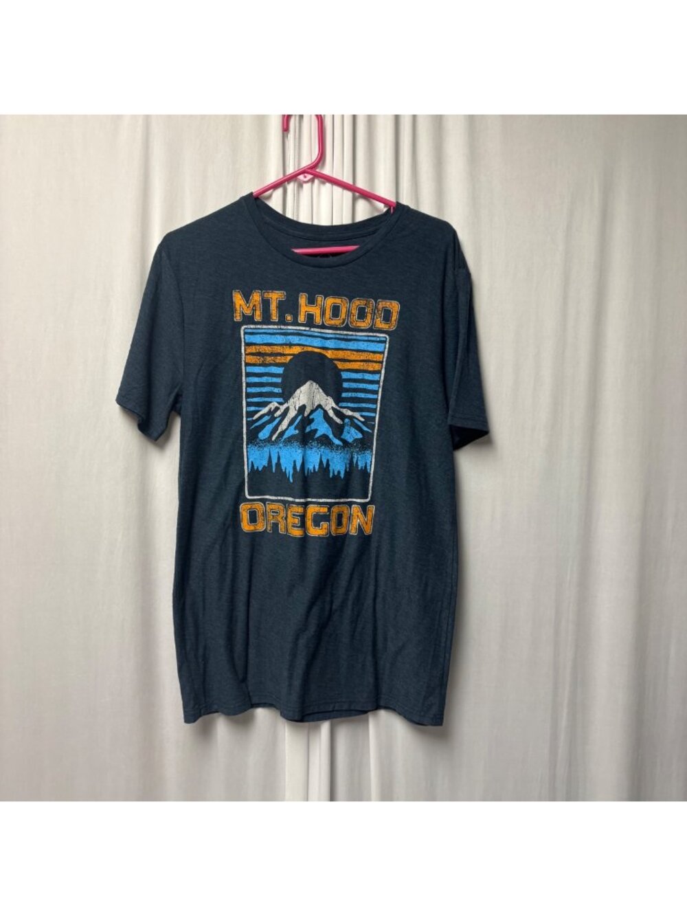 Mt Hood Oregon Graphic Tee Mens Size Medium Navy Blue Cotton Blend T-Shirt